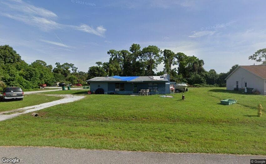 5231 Confederate DR NAPLES, FL 34113