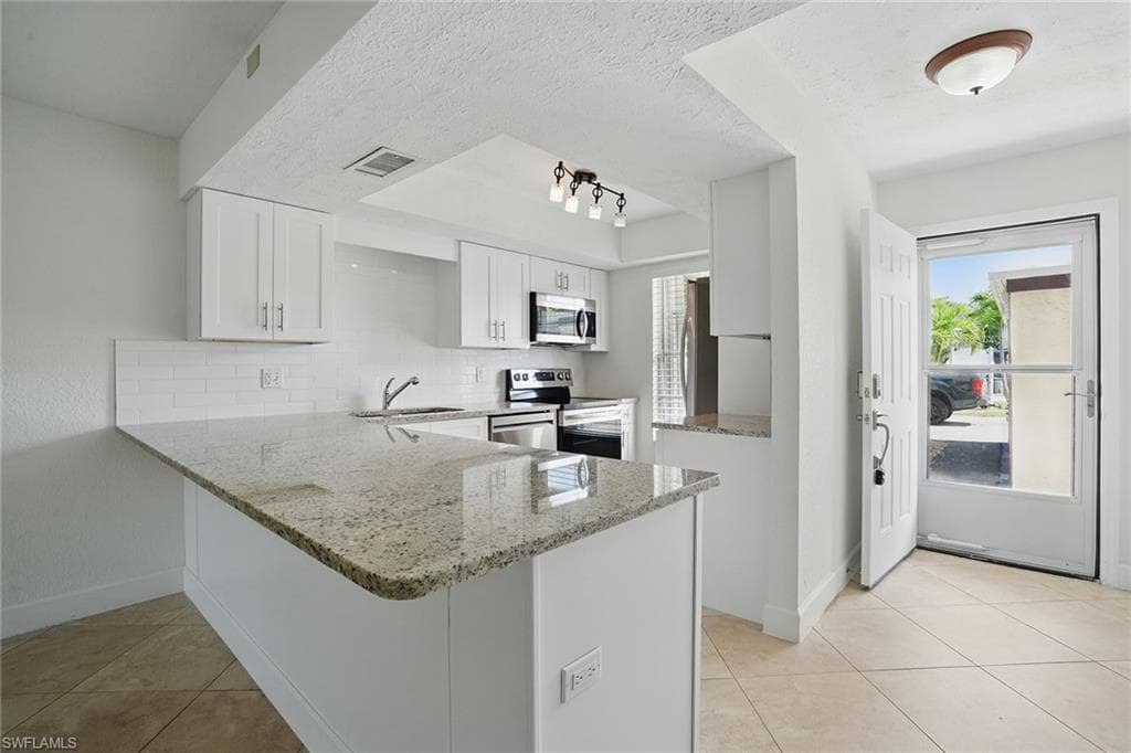 16251 Dublin CIR F105 FORT MYERS, FL 33908