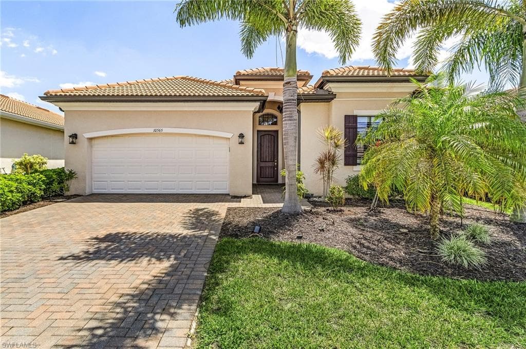 10565 Pistoia DR FORT MYERS, FL 33913