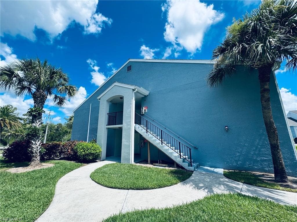 13535 Eagle Ridge DR 721 FORT MYERS, FL 33912