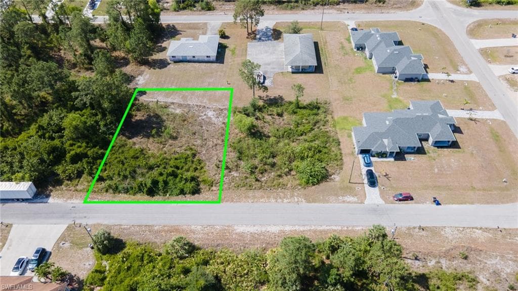 662/664 CHESTNUT ST E LEHIGH ACRES, FL 33974