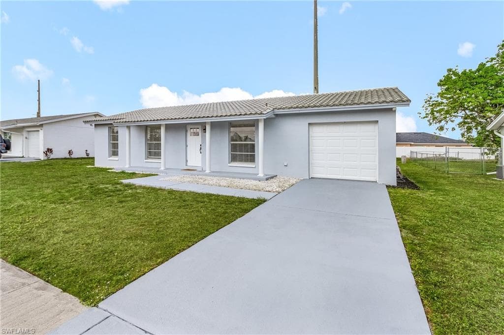 1127 Lovely LN NORTH FORT MYERS, FL 33903