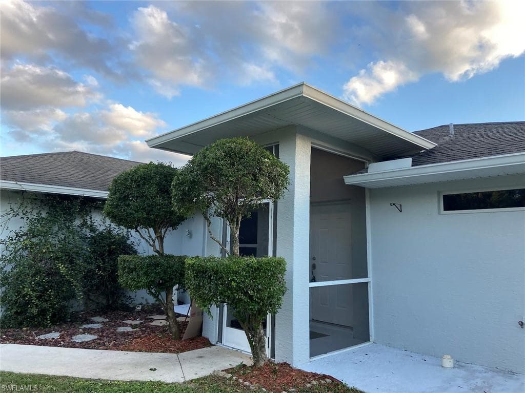 914 Avery ST E LEHIGH ACRES, FL 33974