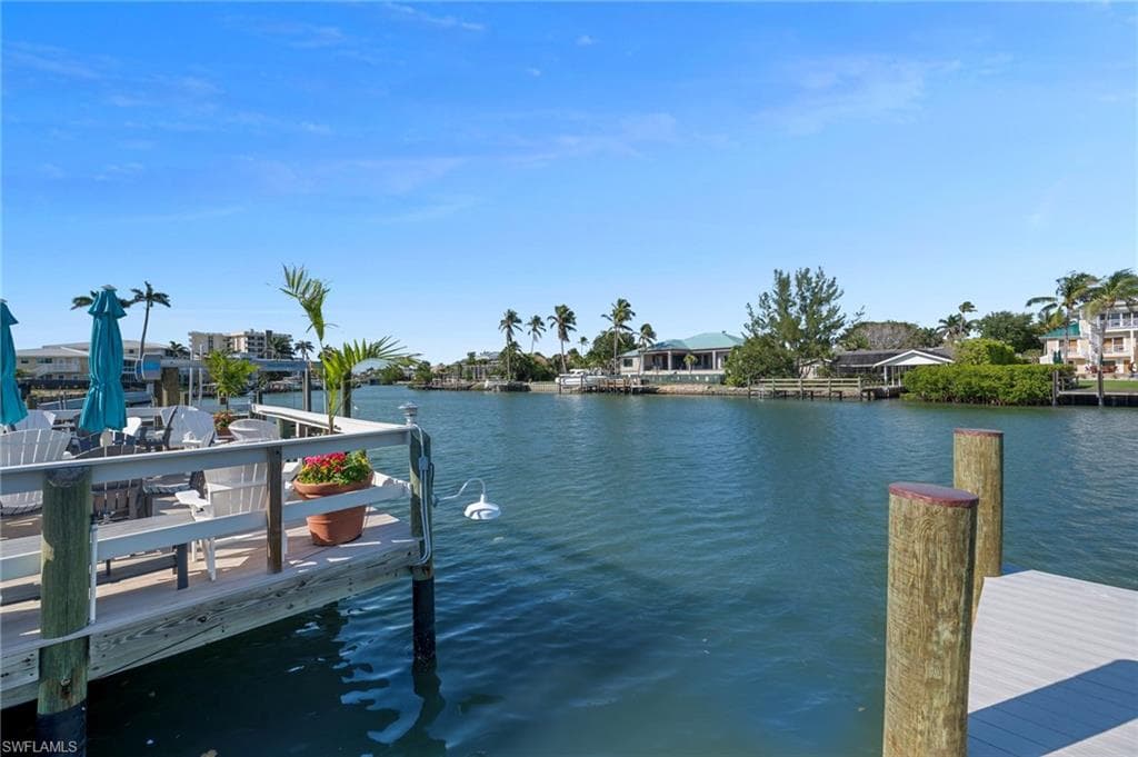 1950 Gulf Shore BLVD N 101 NAPLES, FL 34102