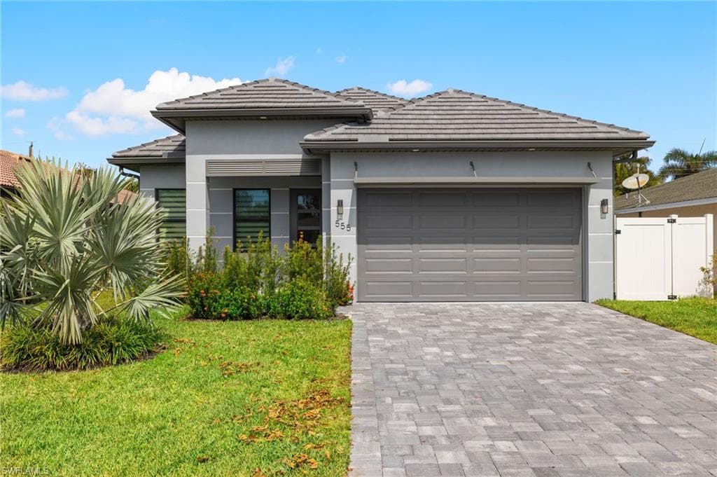 555 99th AVE N NAPLES, FL 34108