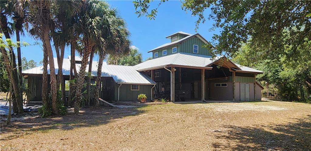 3105 Secretariat DR LABELLE, FL 33935