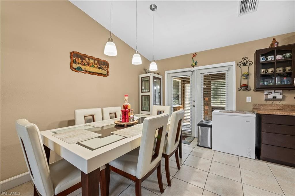 570 20th ST NE NAPLES, FL 34120