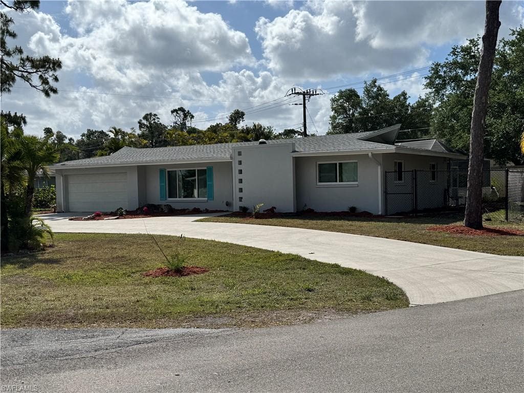 2136 Jasper AVE FORT MYERS, FL 33907