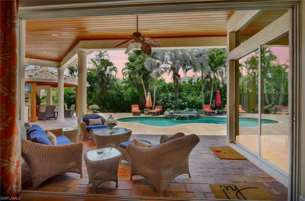 2363 Crayton RD NAPLES, FL 34103