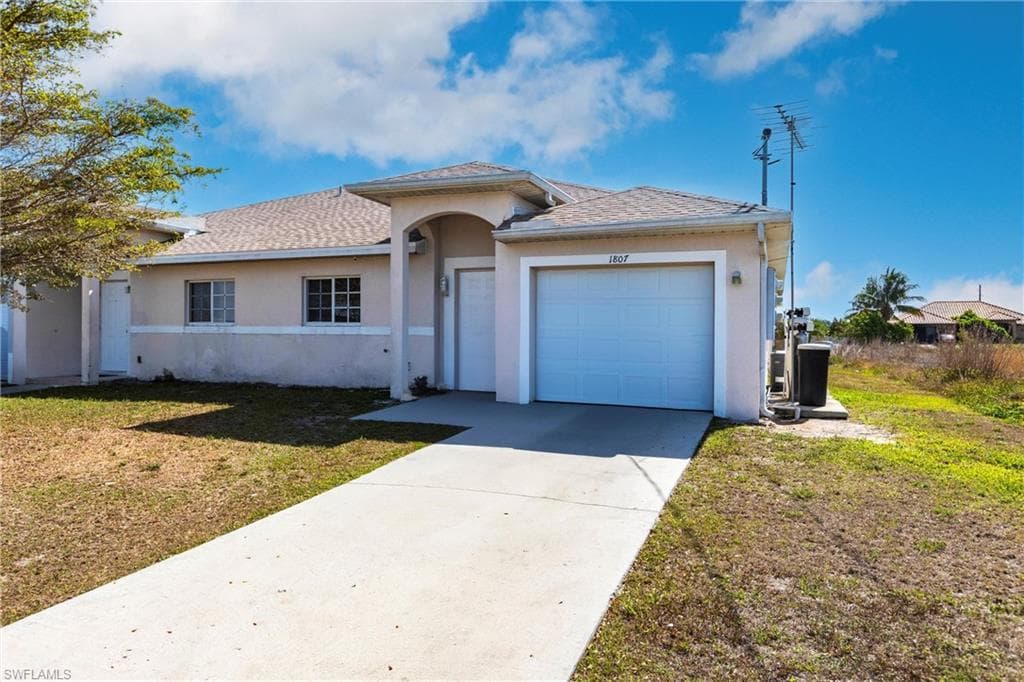 1805-1807 Gordon AVE S LEHIGH ACRES, FL 33973