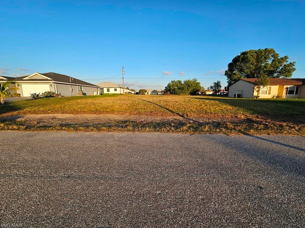 1713 NE 7th AVE CAPE CORAL, FL 33909