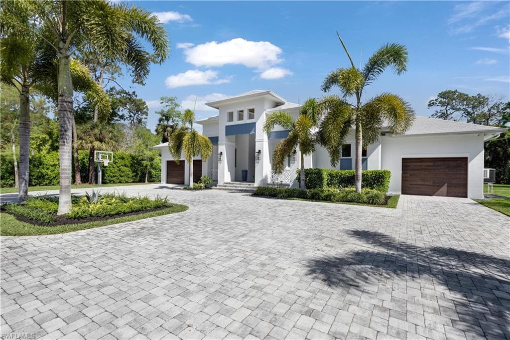 5881 Sea Grass LN NAPLES, FL 34116
