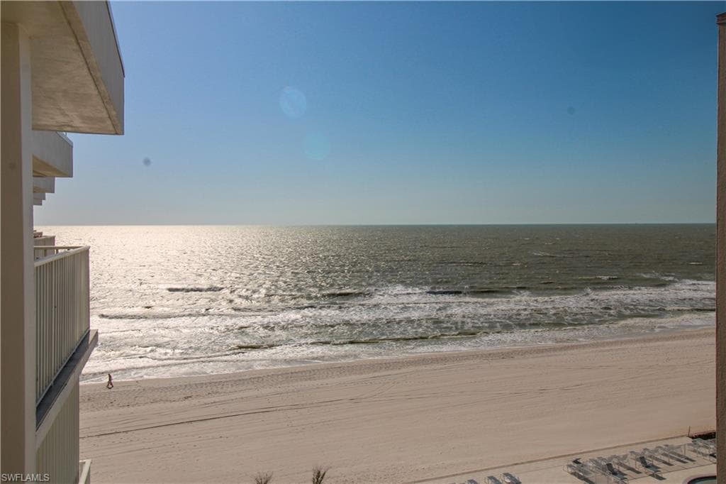 3443 Gulf Shore BLVD N 213 NAPLES, FL 34103