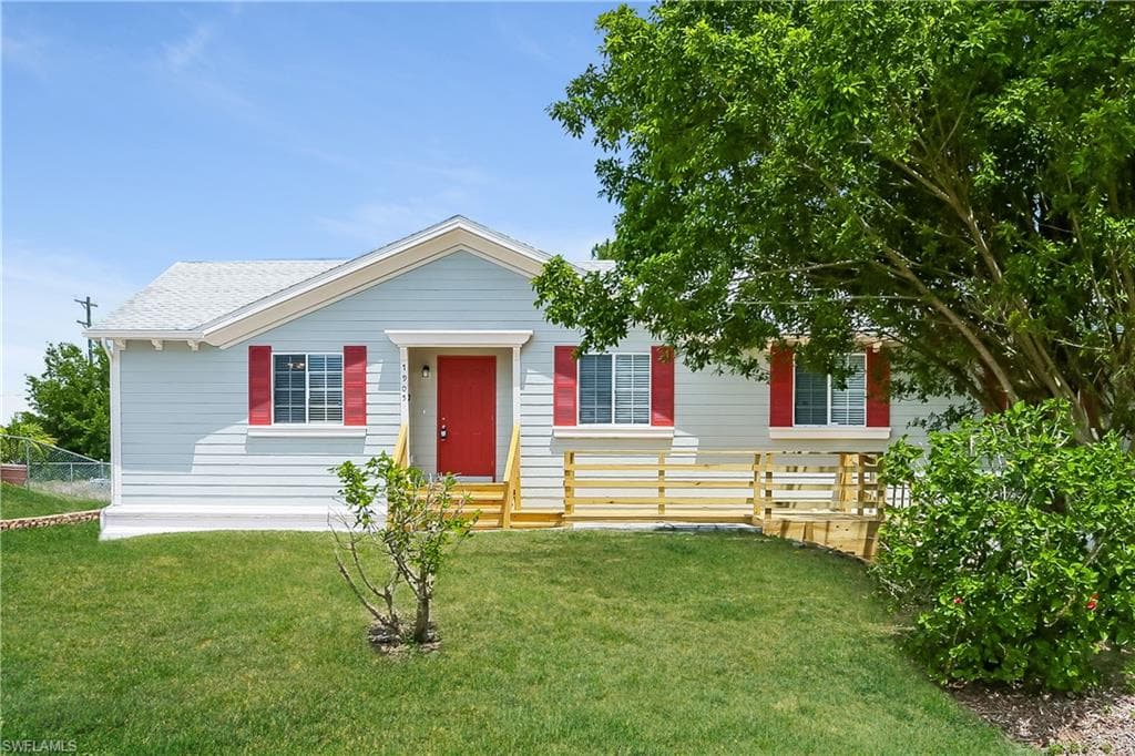 1905 Nora AVE S LEHIGH ACRES, FL 33976