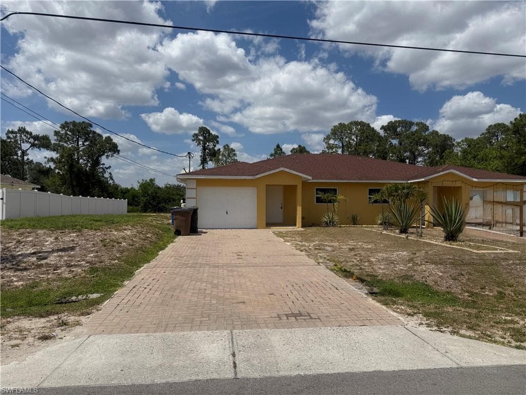 4622 Douglas LN LEHIGH ACRES, FL 33973