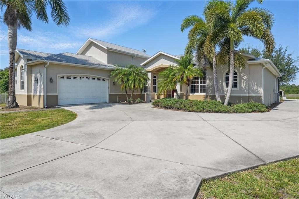 1811 Irving AVE LEHIGH ACRES, FL 33972