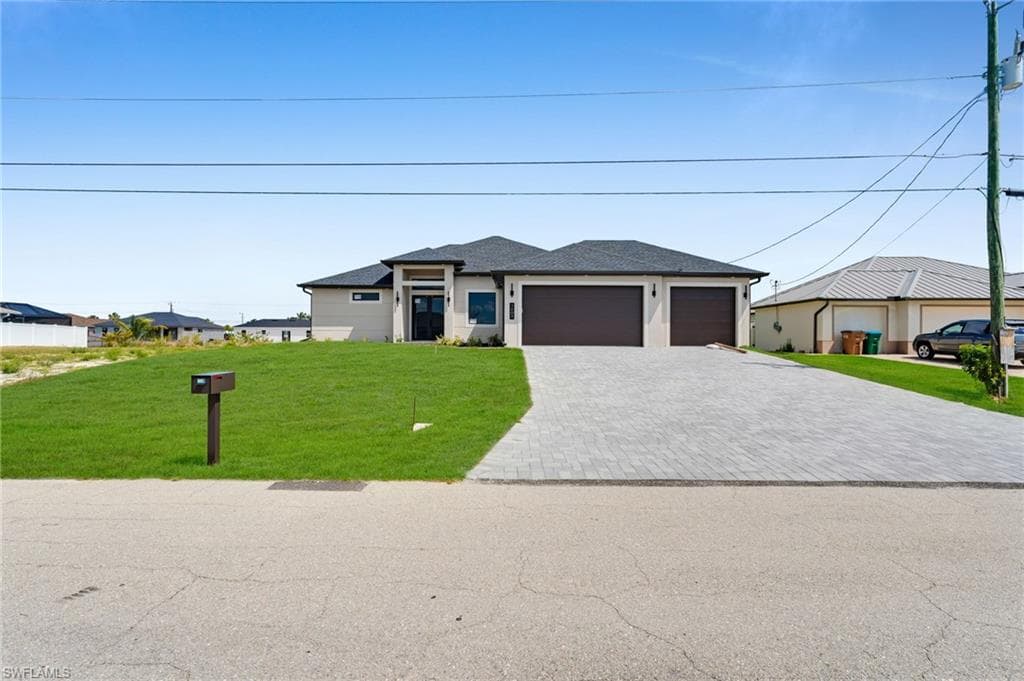 1403 17th ST CAPE CORAL, FL 33993