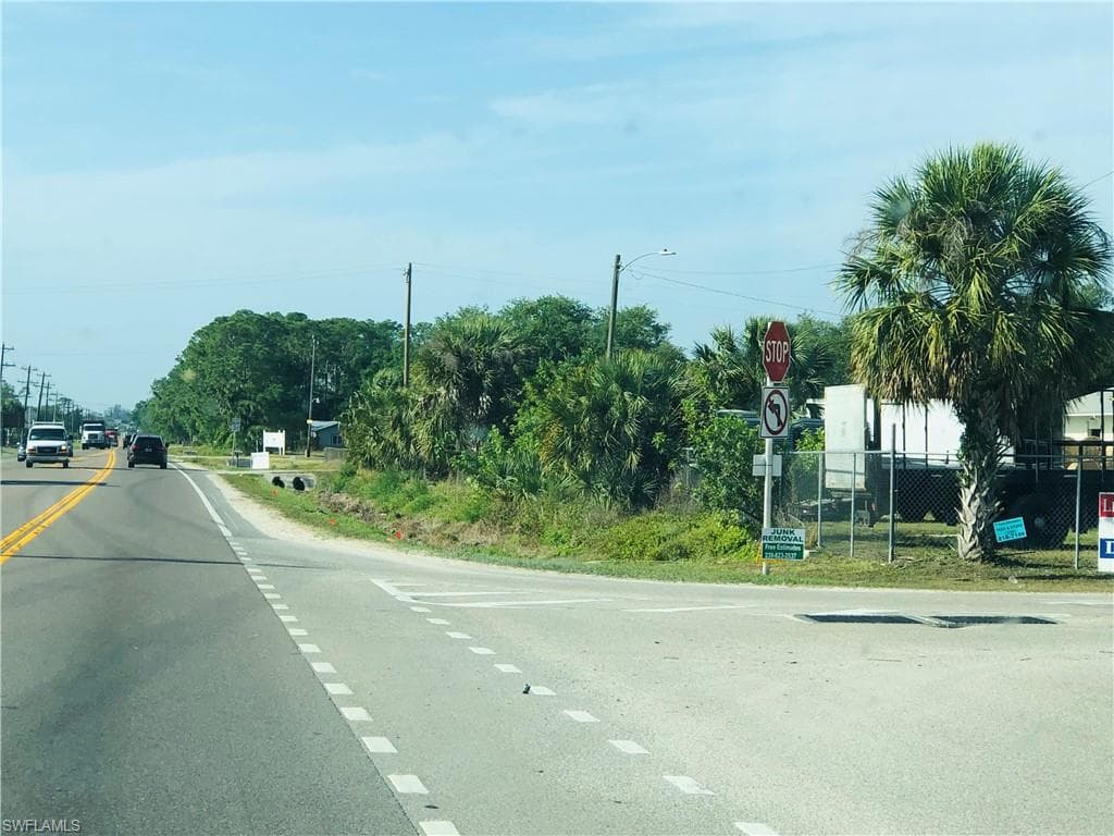 18931 State Rd 31 ( Babcock Ranch Rd) RD NORTH FORT MYERS, FL 33917