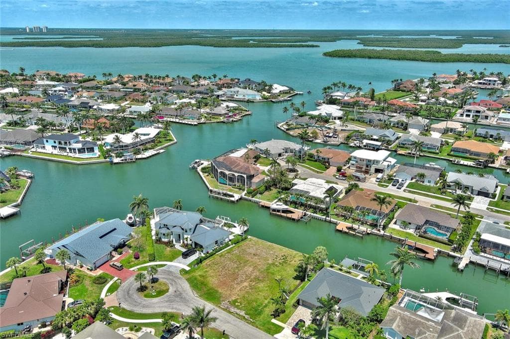 225 Geranium CT MARCO ISLAND, FL 34145