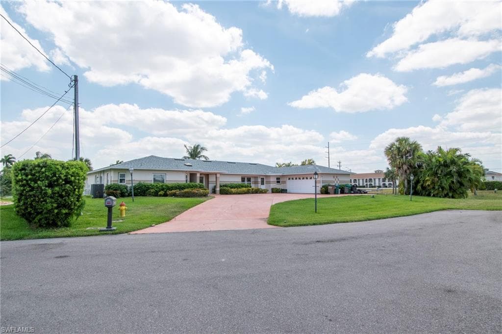 3528 16th PL CAPE CORAL, FL 33904