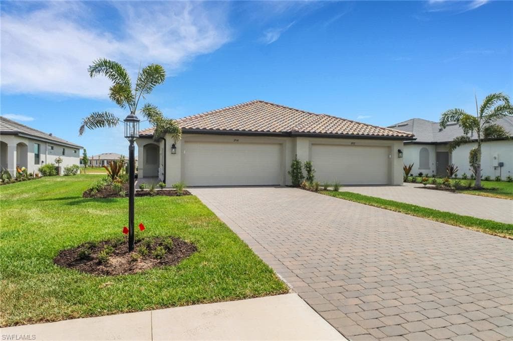 19541 Hinkley DR ESTERO, FL 33928