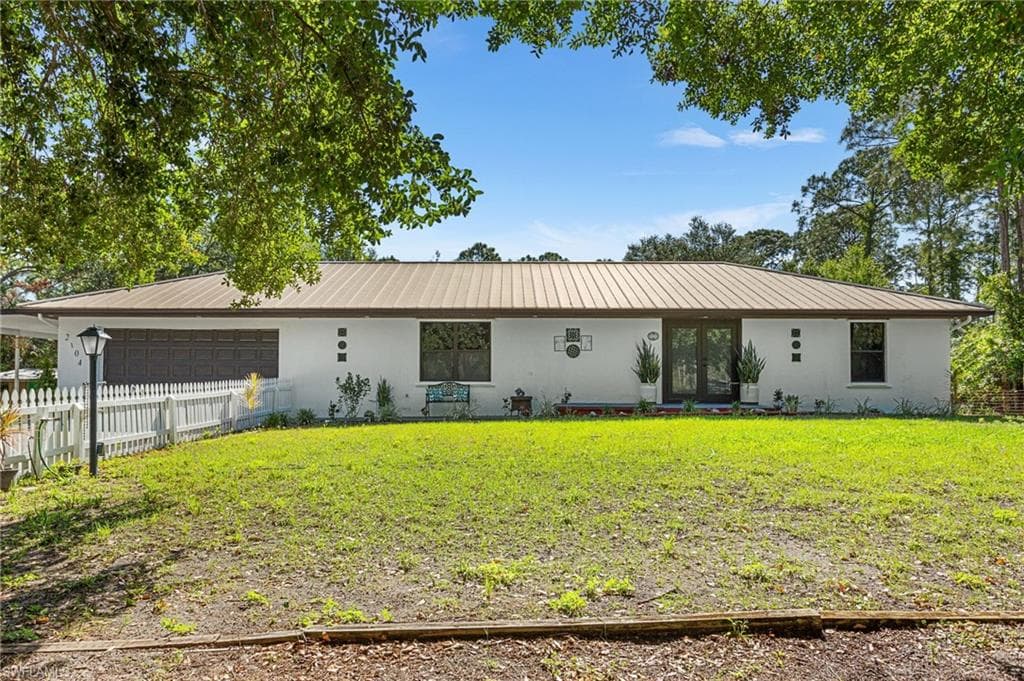 2104 Wellington AVE ALVA, FL 33920