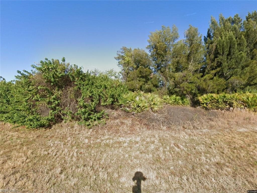 28 17th PL CAPE CORAL, FL 33991