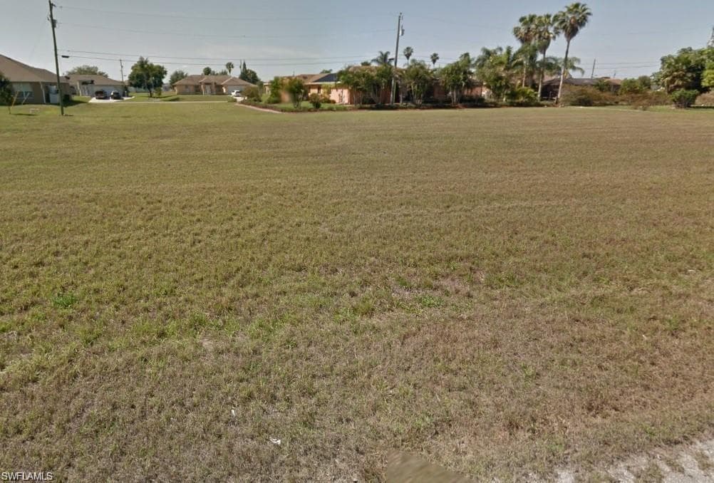 1414 15th TER CAPE CORAL, FL 33909