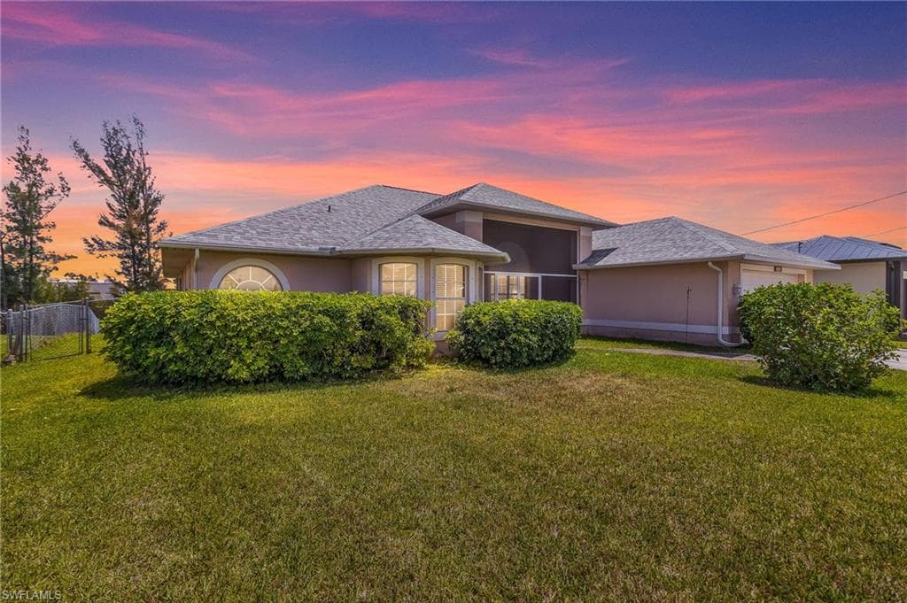 1943 SW 8th CT CAPE CORAL, FL 33991