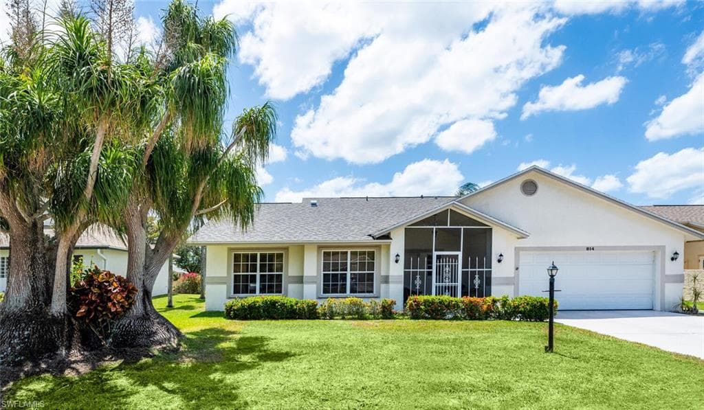 814 Charlemagne BLVD NAPLES, FL 34112