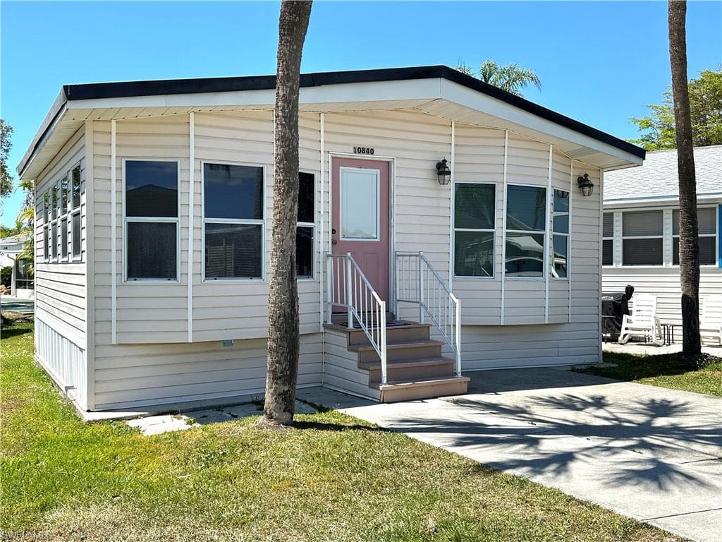 10840 Bonapartes Gull ESTERO, FL 33928