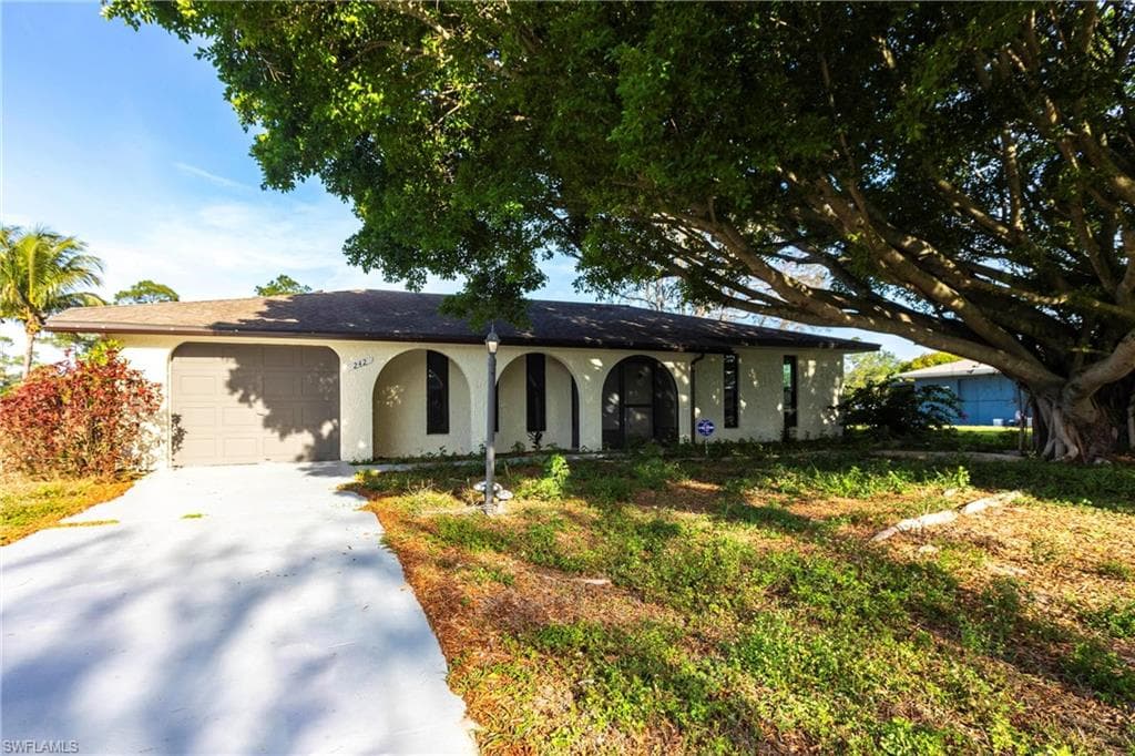 242 Ground Dove CIR LEHIGH ACRES, FL 33936