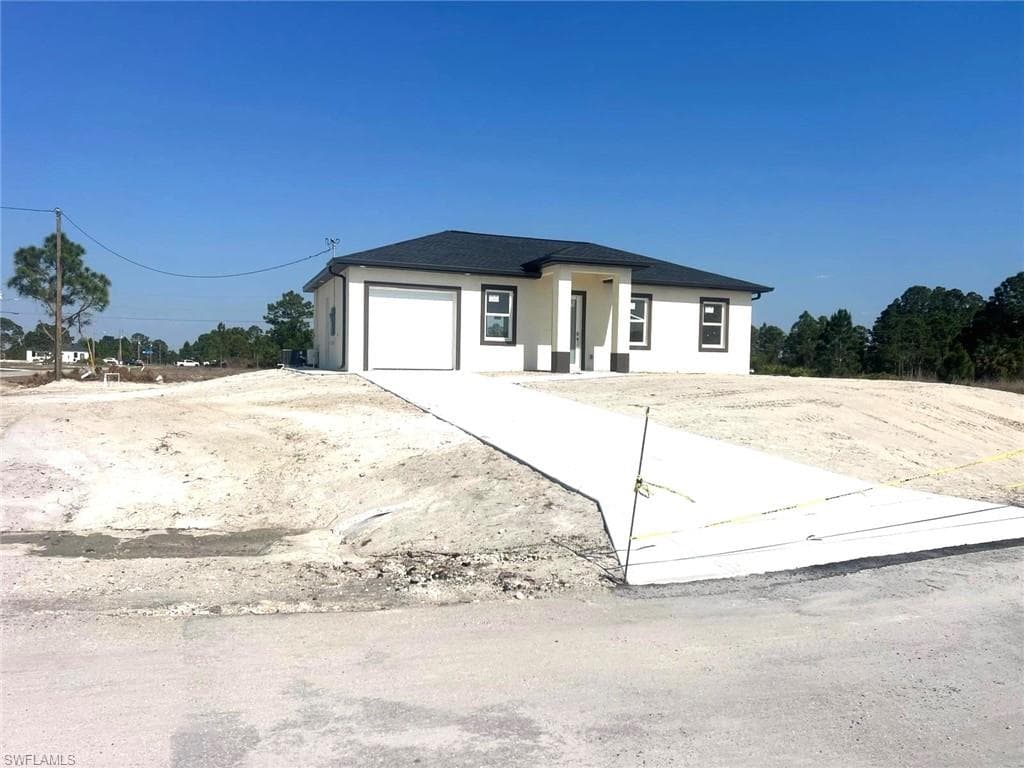 1127 Holly AVE LEHIGH ACRES, FL 33974