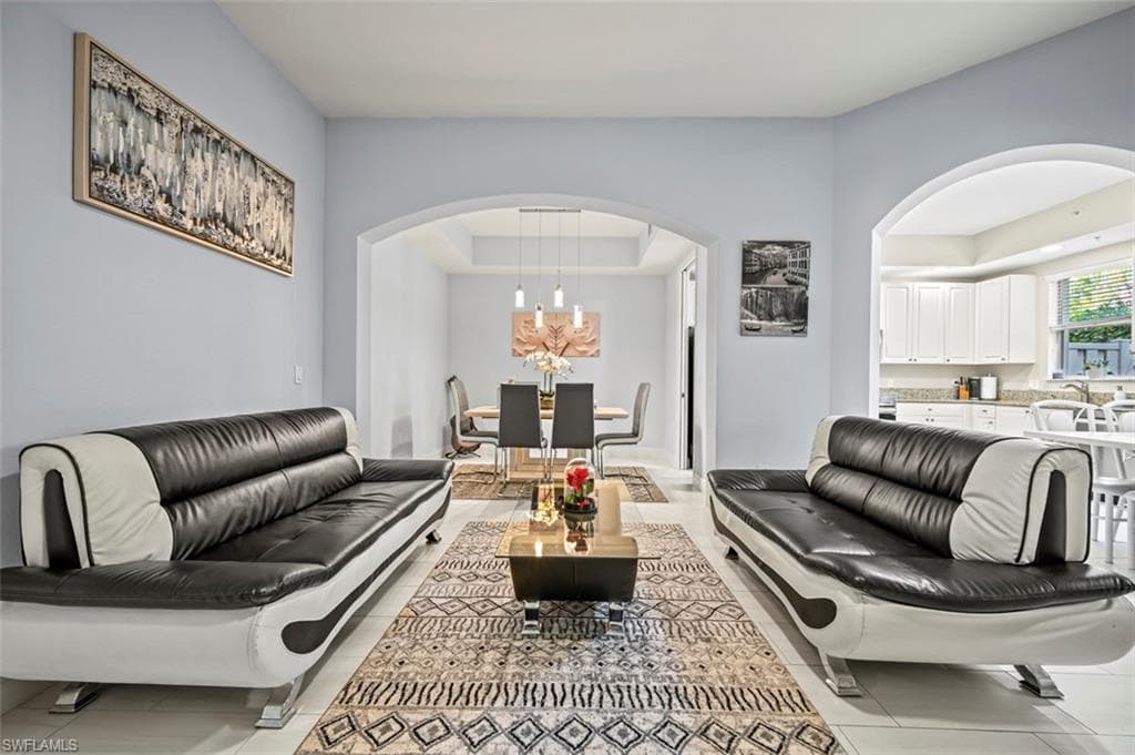 1465 Mariposa CIR 103 NAPLES, FL 34105