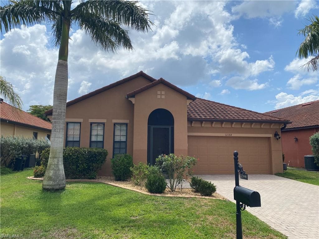 12168 Country Day CIR FORT MYERS, FL 33913