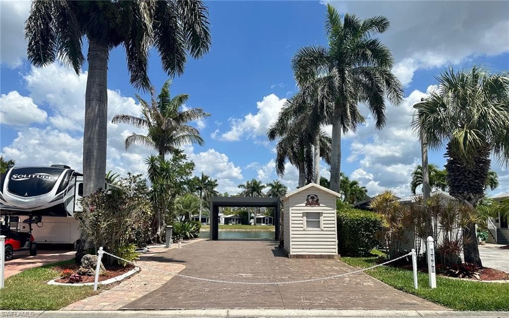 1278 Silver Lakes BLVD NAPLES, FL 34114