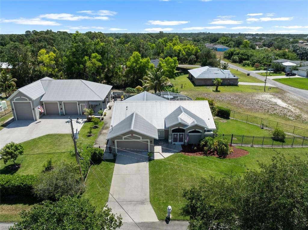 745 David Laird LN LEHIGH ACRES, FL 33974
