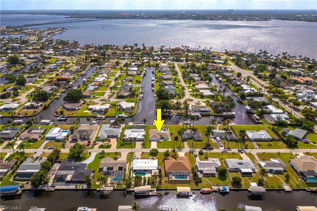 5243 Willow CT CAPE CORAL, FL 33904
