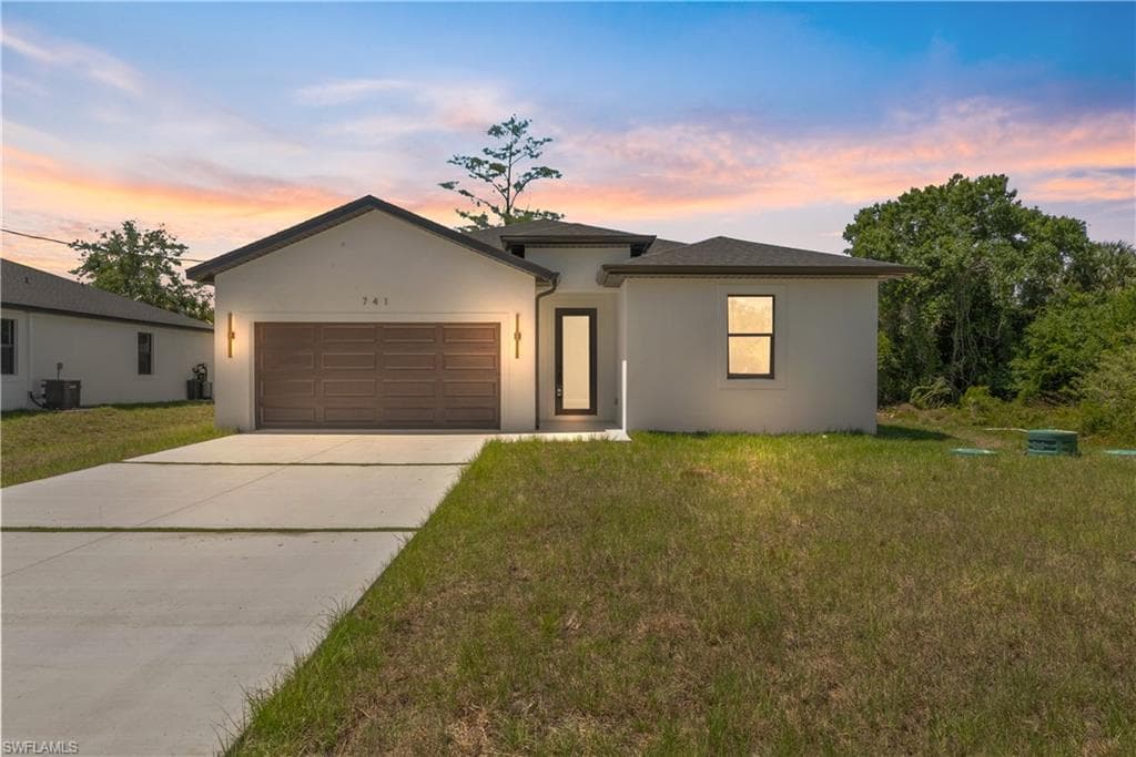 741 Woodcrest DR LEHIGH ACRES, FL 33972