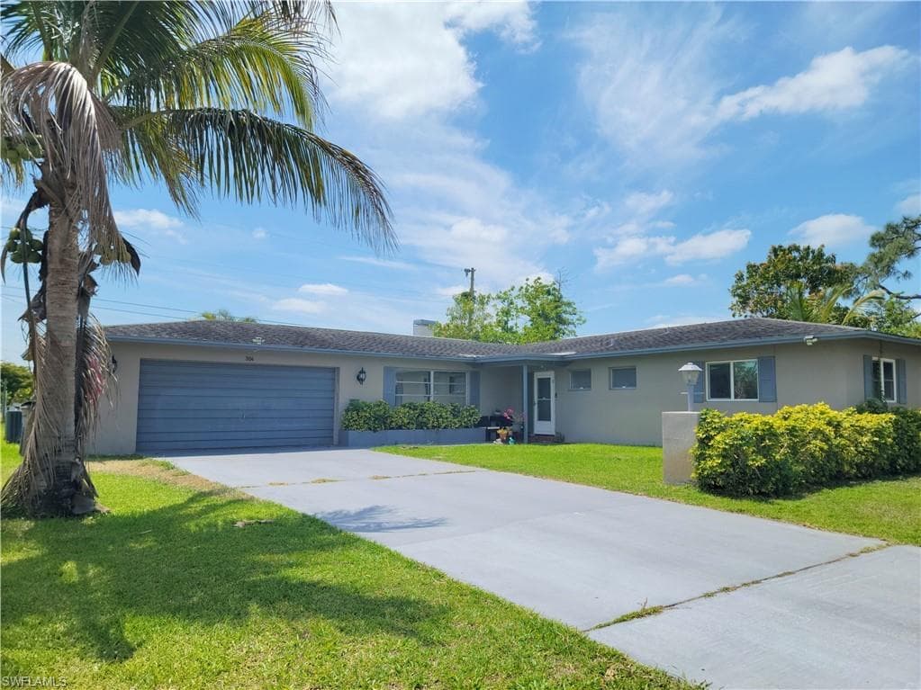 304 Hollywood ST LEHIGH ACRES, FL 33936
