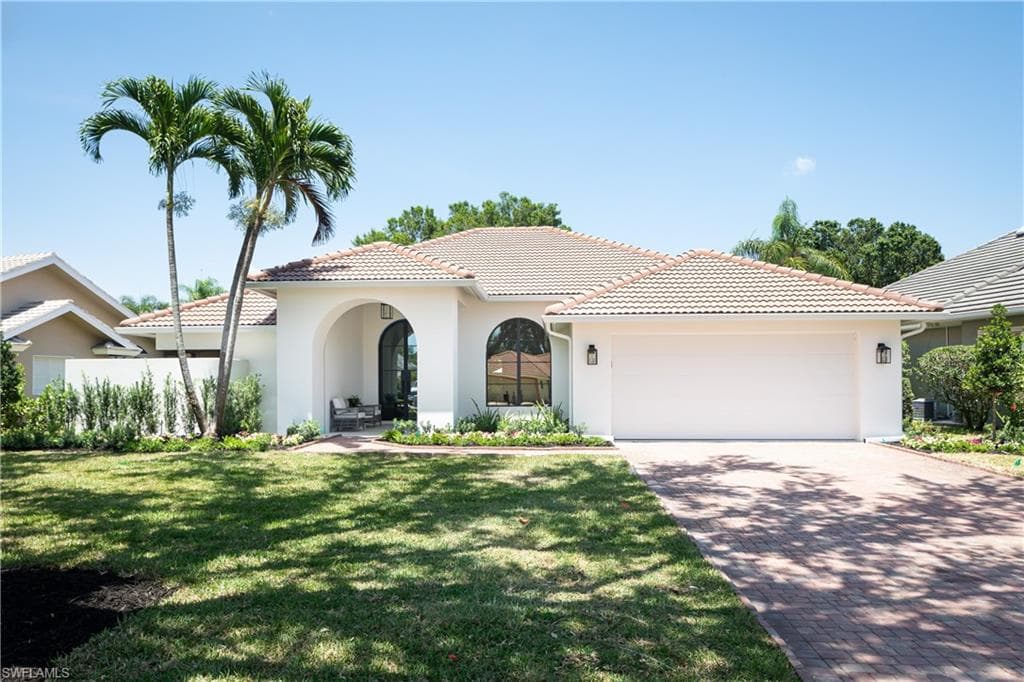 204 Monterey DR NAPLES, FL 34119