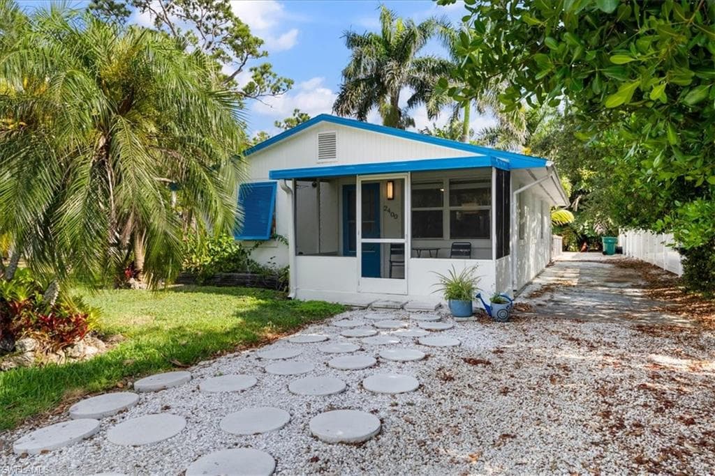 2400 Sunset AVE NAPLES, FL 34112