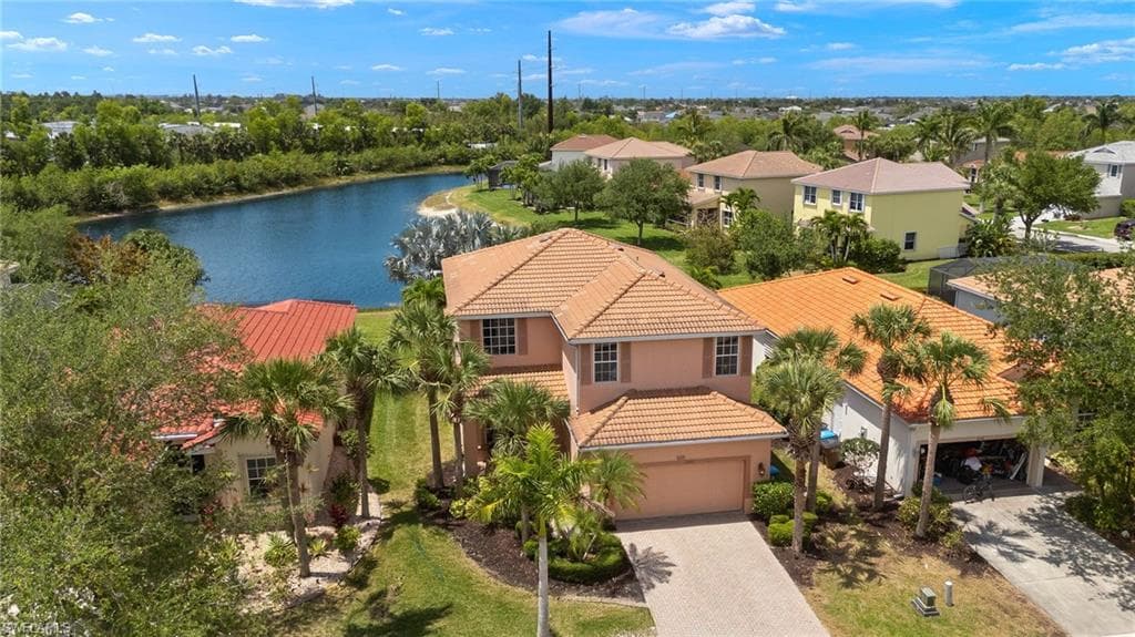 2552 Deerfield Lake CT CAPE CORAL, FL 33909