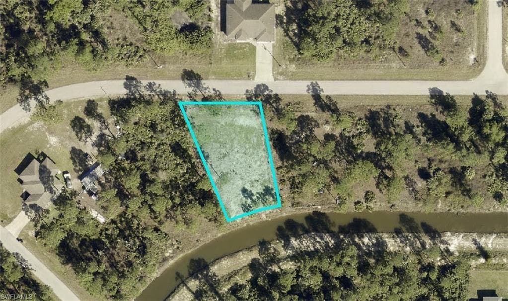 1052 Grove ST E LEHIGH ACRES, FL 33974
