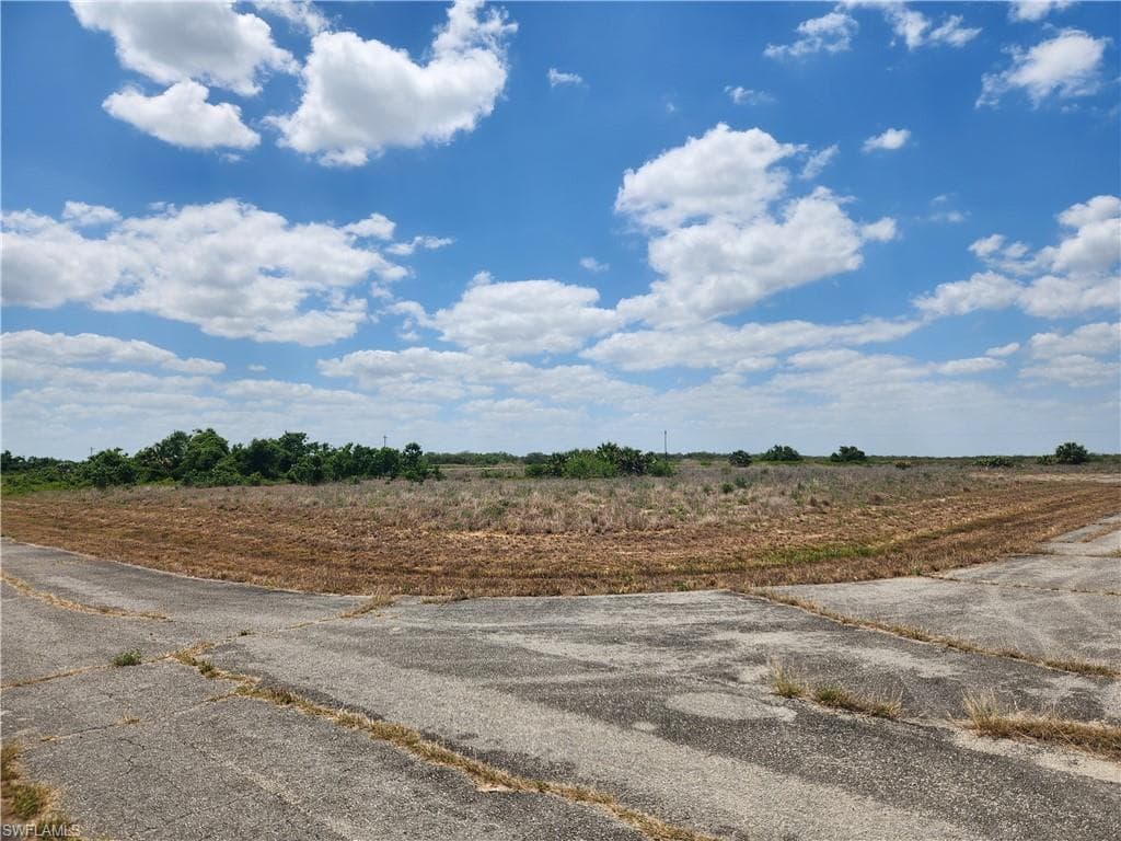 501 Leon CT LABELLE, FL 33935