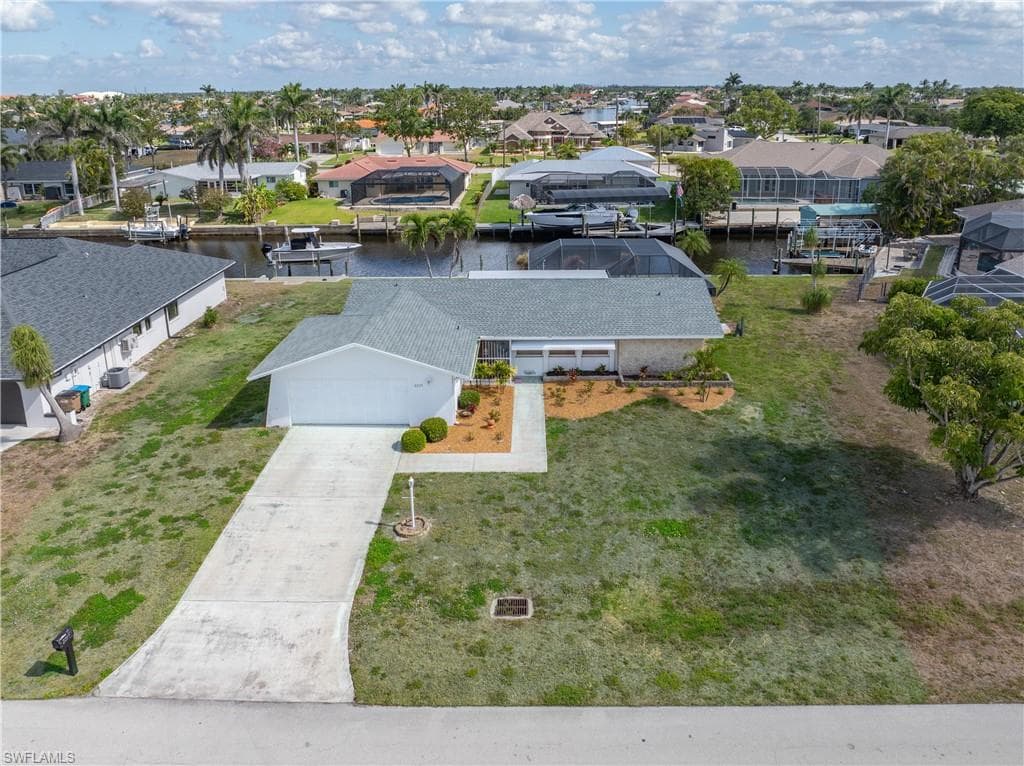2219 SE 31st ST CAPE CORAL, FL 33904