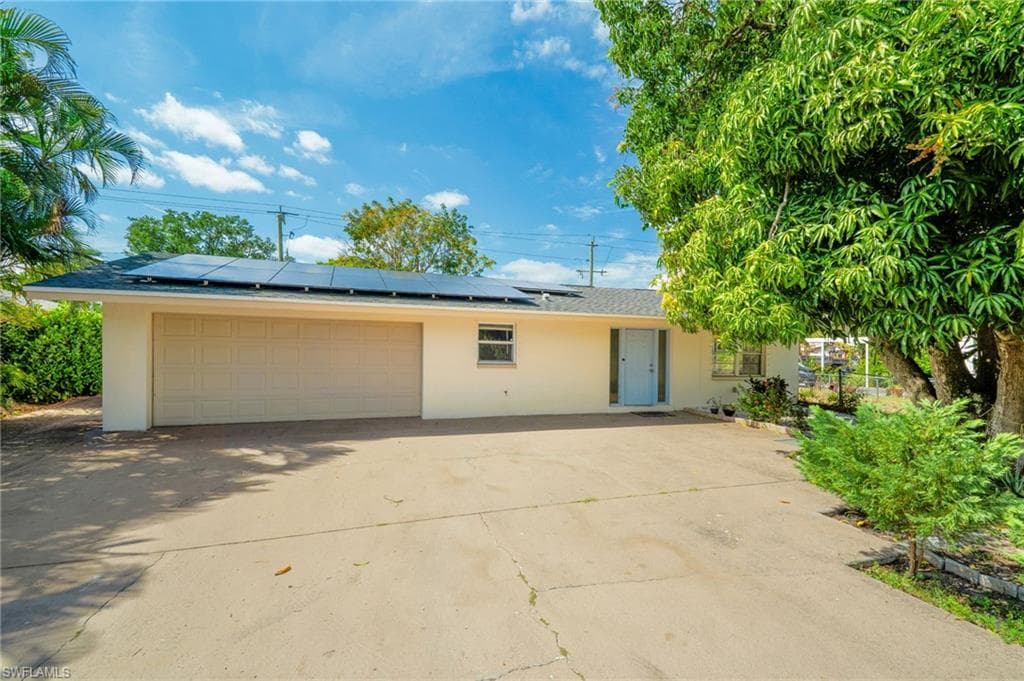 1408 Charles CT FORT MYERS, FL 33919