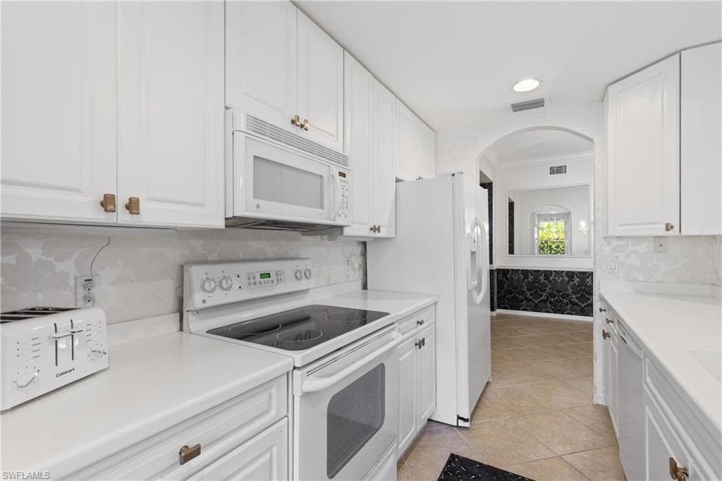 1285 Sweetwater CV 2101 NAPLES, FL 34110