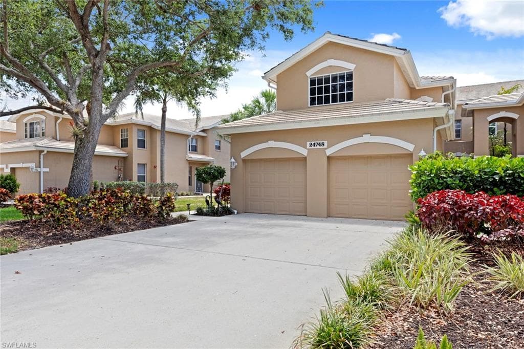 24748 Lakemont Cove LN 201 BONITA SPRINGS, FL 34134