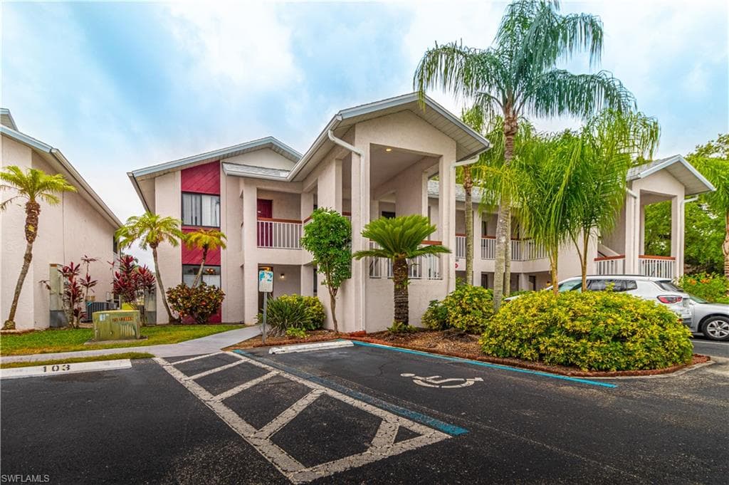 2241 E 5th ST 103 LEHIGH ACRES, FL 33936